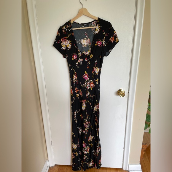 OBEY Black & Floral Dress Size Medium Worn Once - Picture 1 of 6